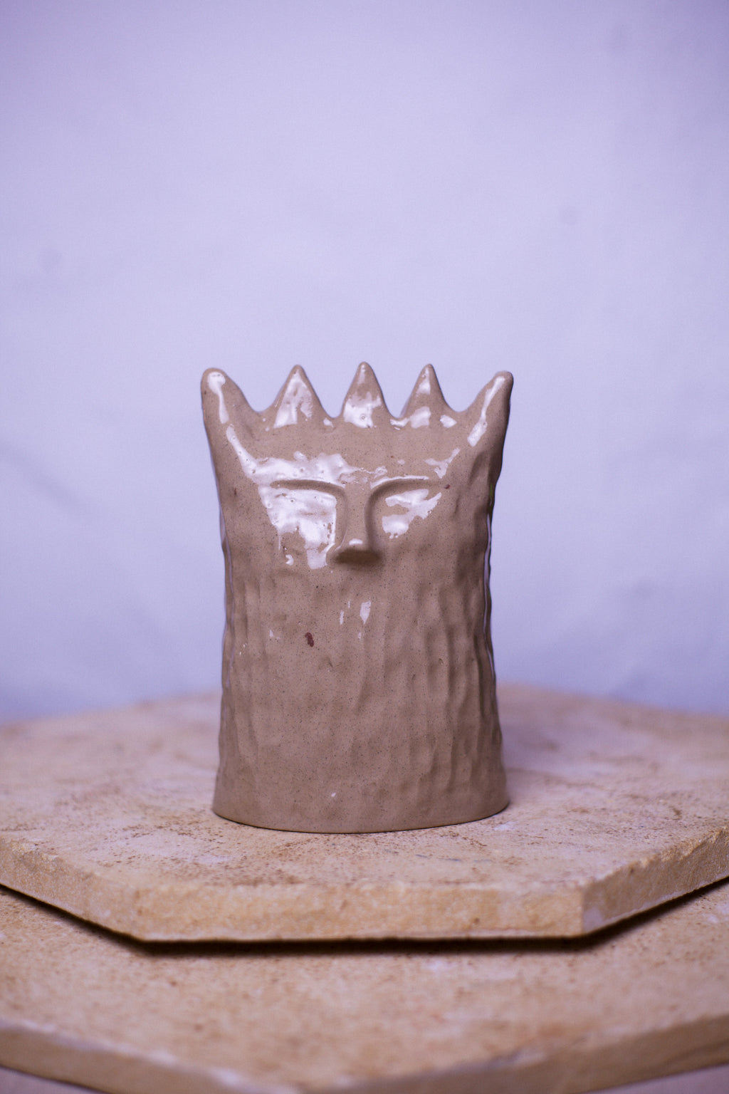 Dama, una escultura hechamano para organizar