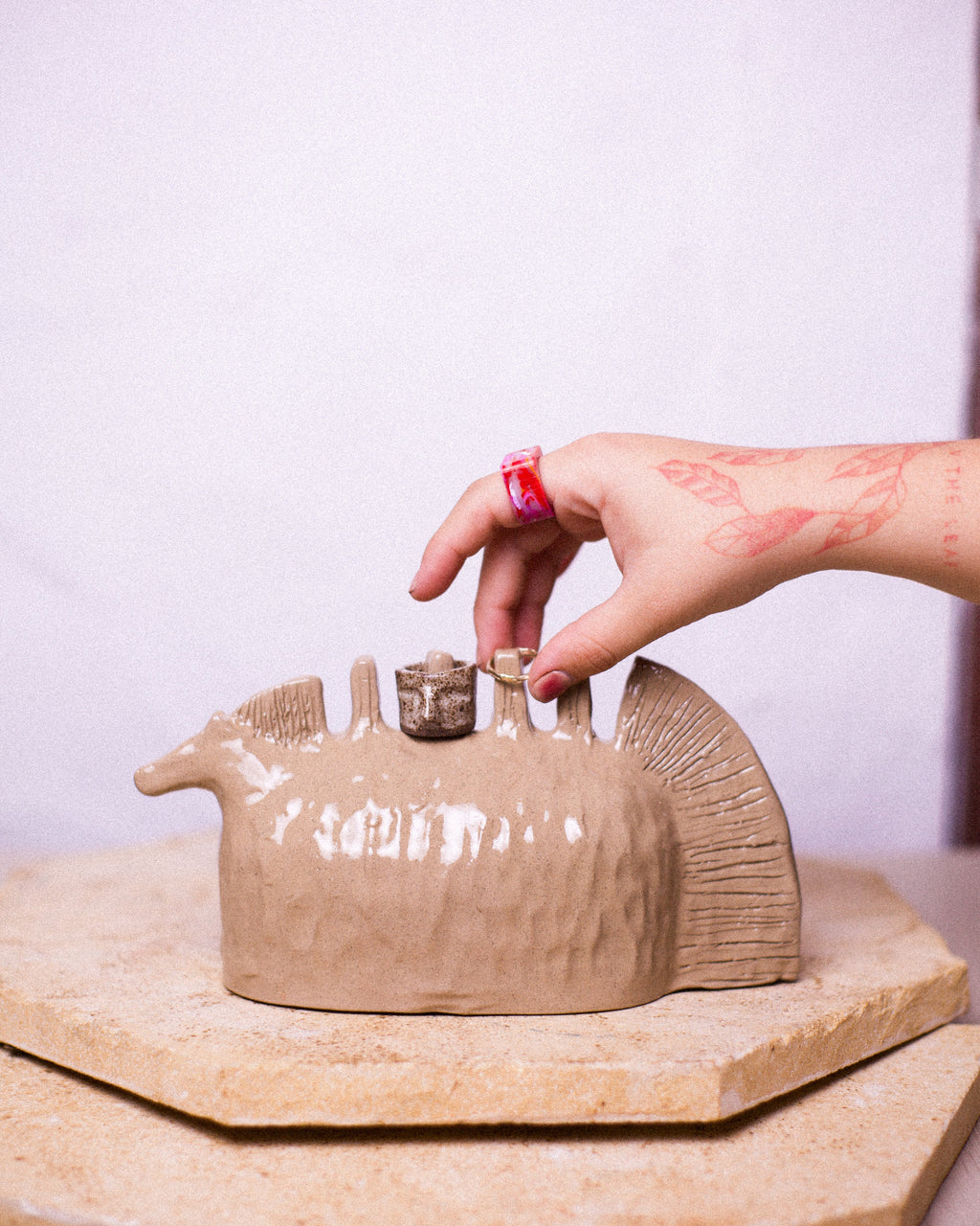 Caballo, una escultura hechamano para organizar